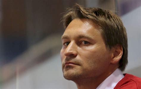 Juraj Koval v obleku