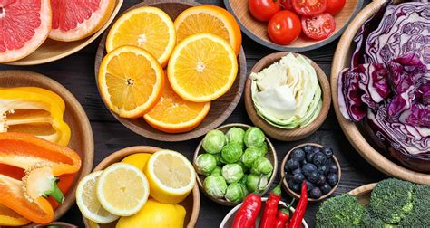 Obrázok znázorňujúci potraviny bohaté na vitamíny a minerály pre mužskú plodnosť