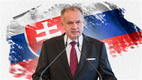 Andrej Kiska pri podpise zmlúv
