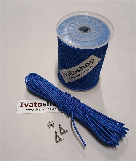 Žena využívajúca závesné lano počas pôrodu