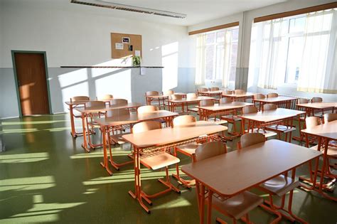 Fotografia riaditeľky centra s jedným z detí