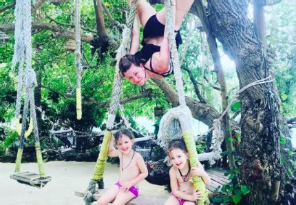 Koláž fotografií Kristíny Farkašovej s deťmi