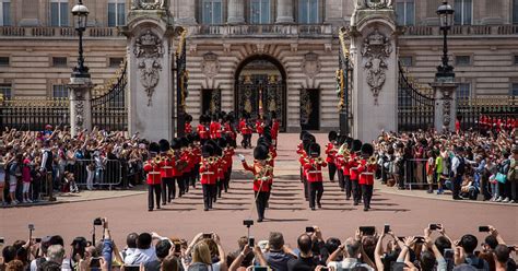 Buckinghamský palác a výmena stráží