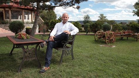 Peter Mattes ako Dano Petrovič v seriáli Dedičstvo