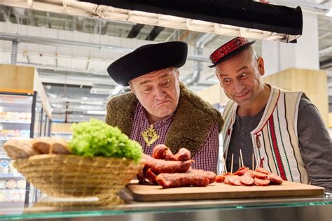 Reklamná dvojica Bača a Honelník z COOP Jednoty