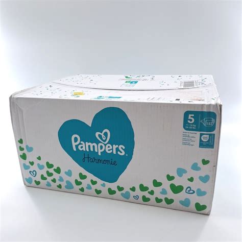 Obrázok plienok Pampers Harmonie s prírodnými prvkami
