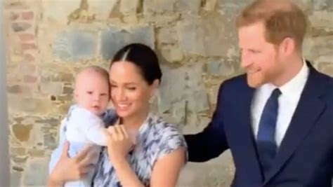 Princ Harry a Meghan s novorodeným synom