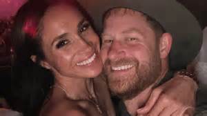 Princ Harry a Meghan Markle s novorodeným synom