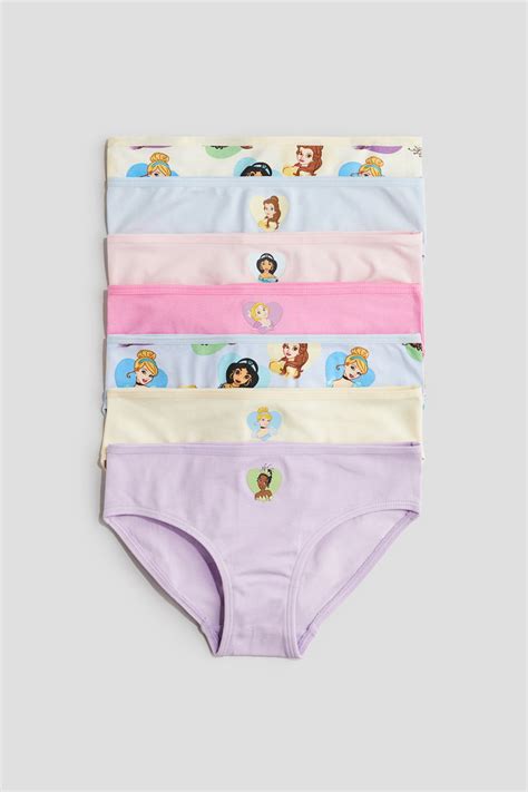 Ilustrácia popôrodných nohavičiek