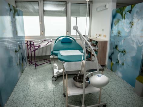 Nadštandardná pôrodná sála s pôrodným gaučom