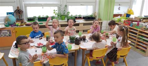 Ilustračná fotografia detí hrajúcich sa v materskej škole