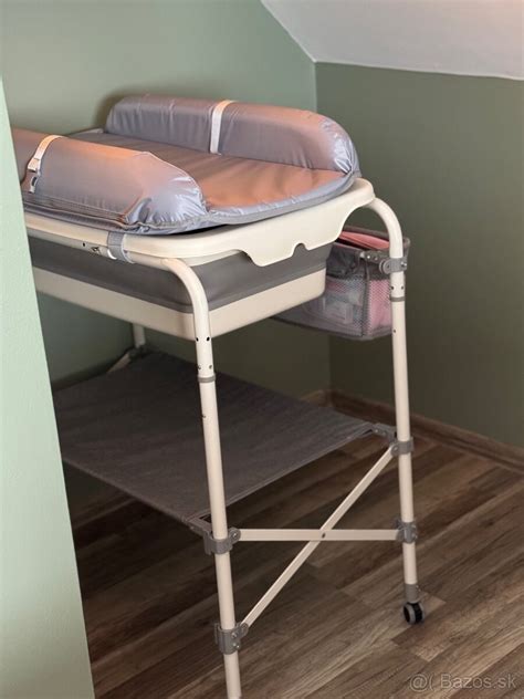 Multifunkčný prebaľovací pult s vaničkou