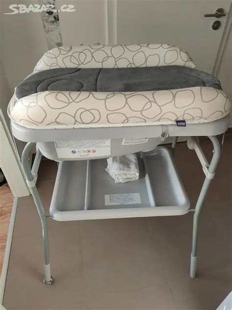 Dizajn a funkcie prebaľovacieho pultu s vaničkou Chicco