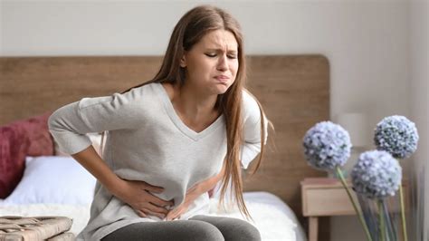 Grafika zobrazujúca súvislosť medzi stresom a bolesťou brucha