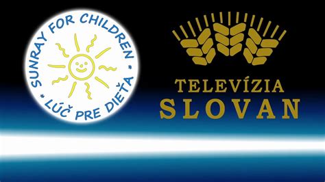 Dieťa sledujúce rozprávku v televízii