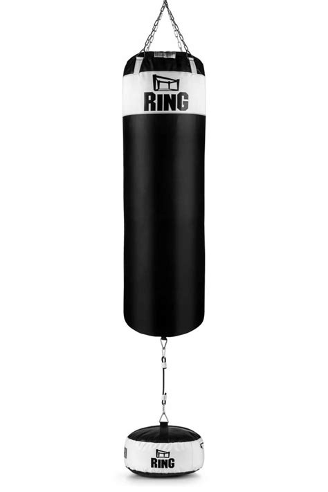 dieťa udiera do boxovacieho vreca