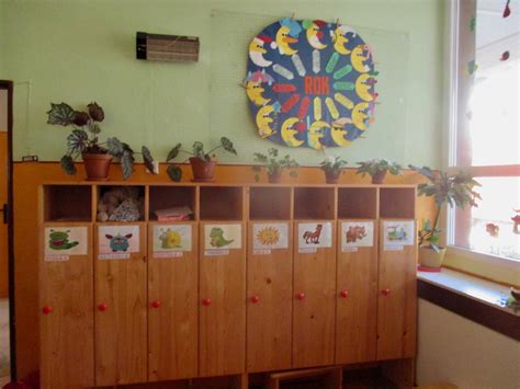 Interiér montessori triedy s pomôckami