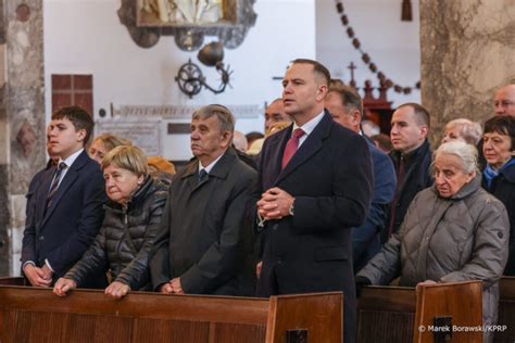 ilustrácia rodiny s dvoma deťmi