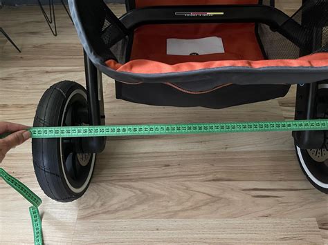 Detail kolies športového kočíka