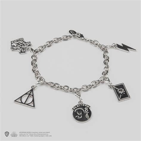 Príklady detských retiazok s rôznymi príveskami