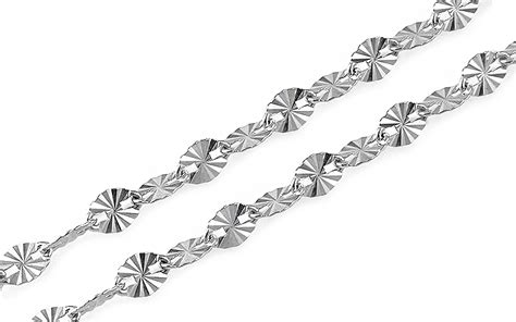 Rôzne typy detských retiazok a príveskov