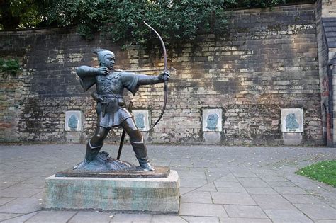 Socha Robina Hooda v Nottinghame