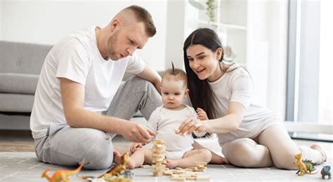 Infografika porovnávajúca výšku rodičovského príspevku v rôznych rokoch