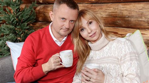 Manželia Rozborilovci na prechádzke