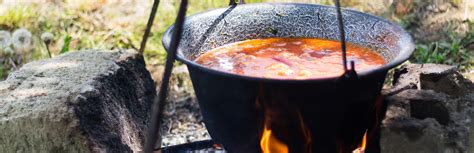 Otvorený oheň pri varení v kotlíku