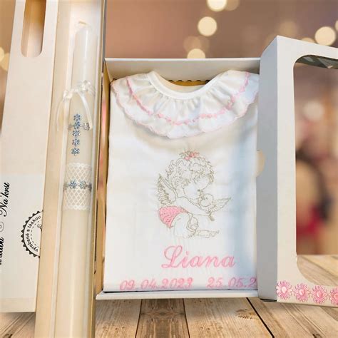 ilustrácia bábätka s ružovou stuhou