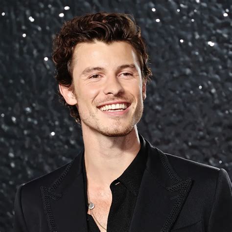 Mladý Shawn Mendes s gitarou