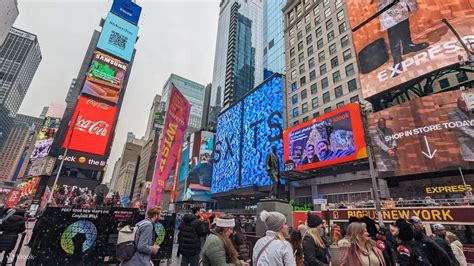 billboard simony hegerovej na times square