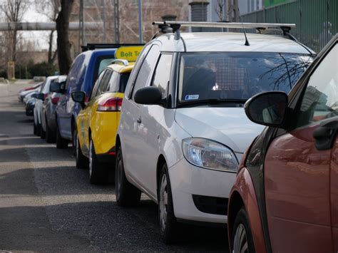 rozpálene auto zaparkovane