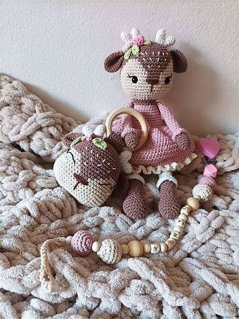 háčkovaná hračka pre bábätko