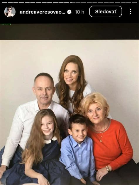 Andrea Šprochová s rodinou