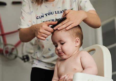 Vývoj detských vlasov od lanuga po terminálne vlasy