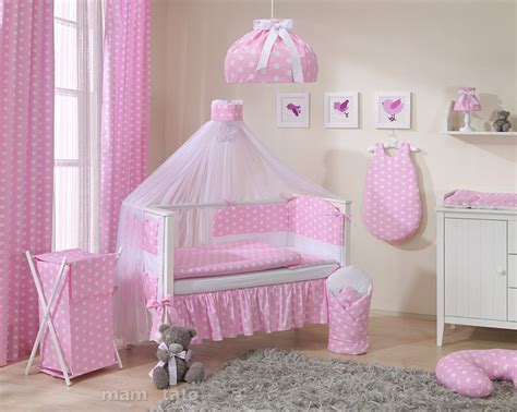 Detská postieľka s baldachýnom