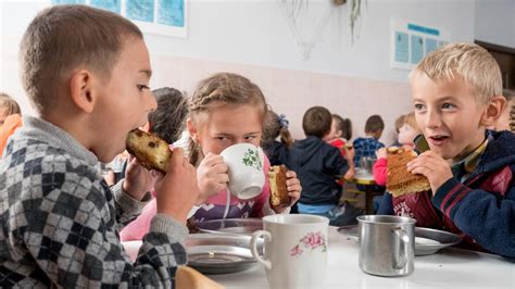 Ilustračná fotografia detí v školskej jedálni