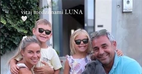 Nela Pocisková s rodinou