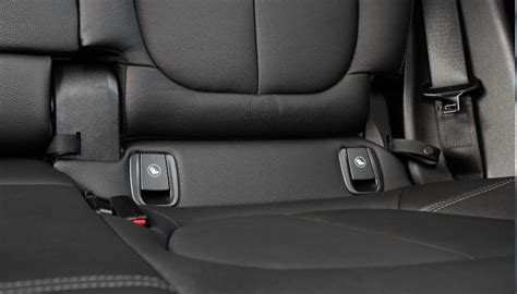 Schéma systému ISOFIX v aute