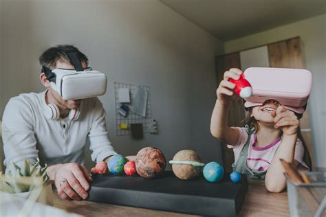 Graf porovnávajúci odporúčaný a skutočný čas strávený deťmi pred obrazovkou