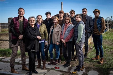Herci pri natáčaní akčných scén seriálu The 100
