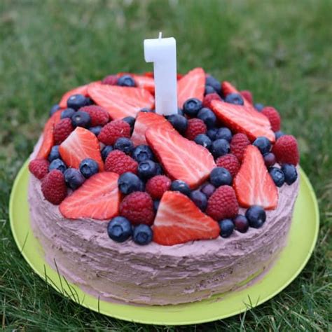 Obrázok torty k 1. narodeninám bez cukru s ovocím