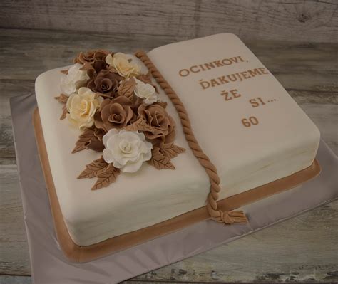 torta v tvare knihy