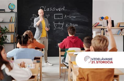 Učiteľ komunikuje so žiakmi