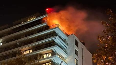 Výšková bytovka v Berlíne zasiahnutá požiarom