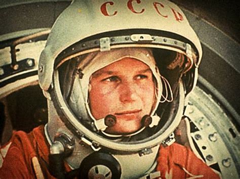 Jurij Gagarin v kabíne kozmickej lode Vostok 1