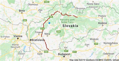 Mapa Hlohovca s vyznačenou riekou Váh