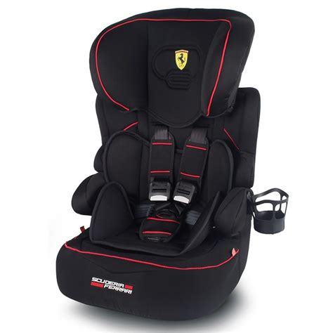 Interiér autosedačky Ferrari BeLine SP s dôrazom na polstrovanie.