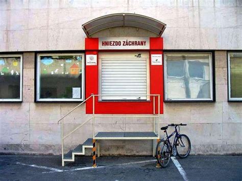 hniezdo záchrany